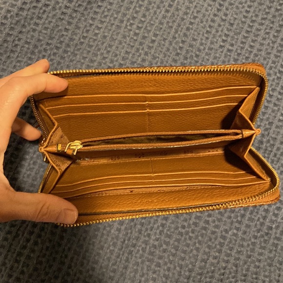 Tory Burch wallet - Picture 3 of 3